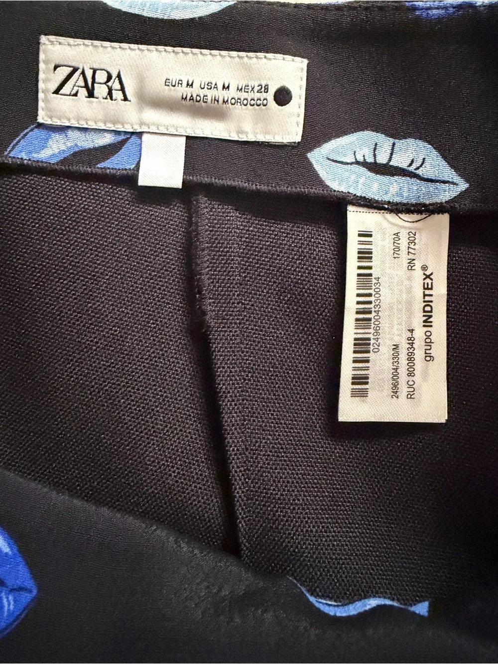 ZARA COLLECTION Lip Mini Skirt